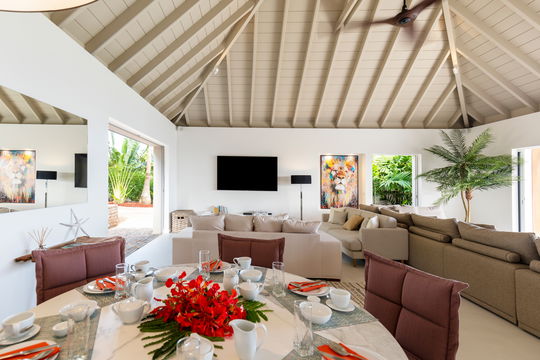 VILLA KRYSTEL KITCHEN & DINING AREA 1