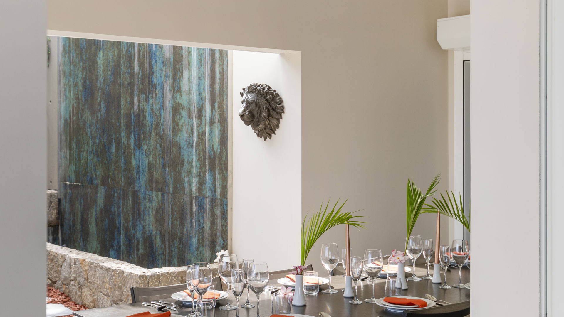 KITCHEN & DINING AREA