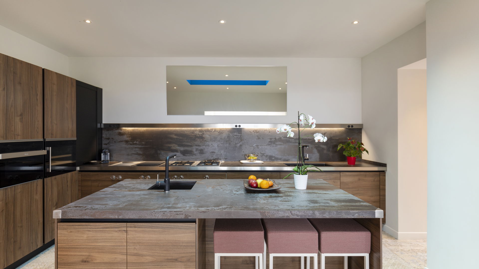 KITCHEN & DINING AREA