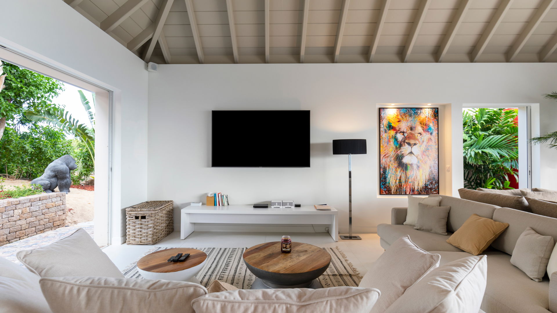 LIVING AREA