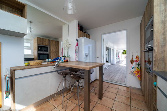 VILLA MINOU KITCHEN & DINING AREA 2