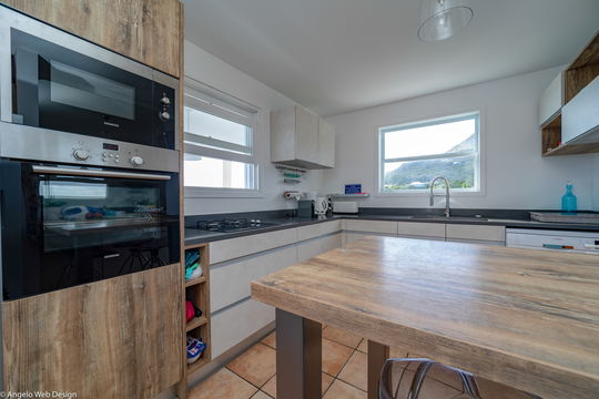 VILLA MINOU KITCHEN & DINING AREA 3