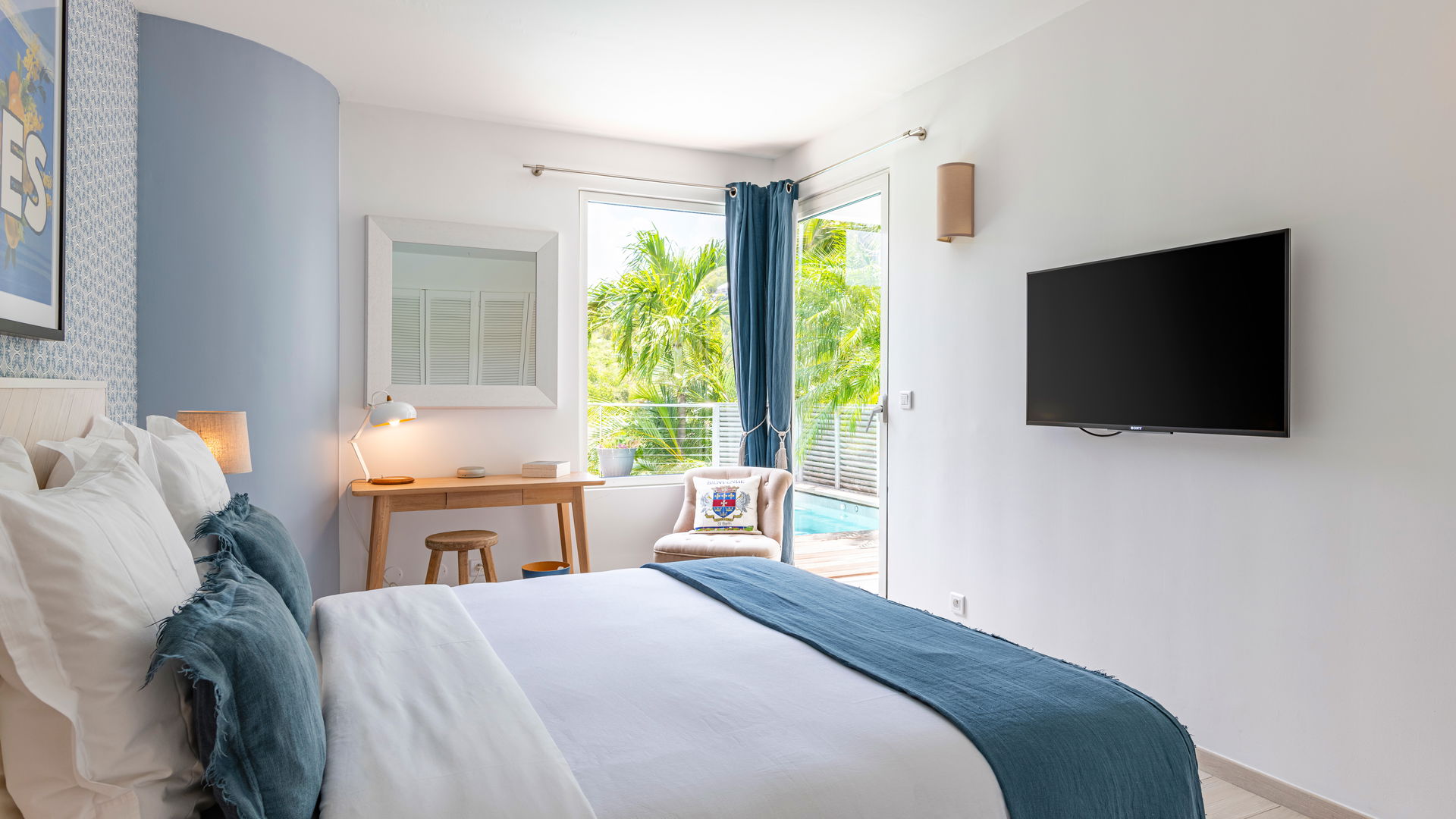 BEDROOM 1
