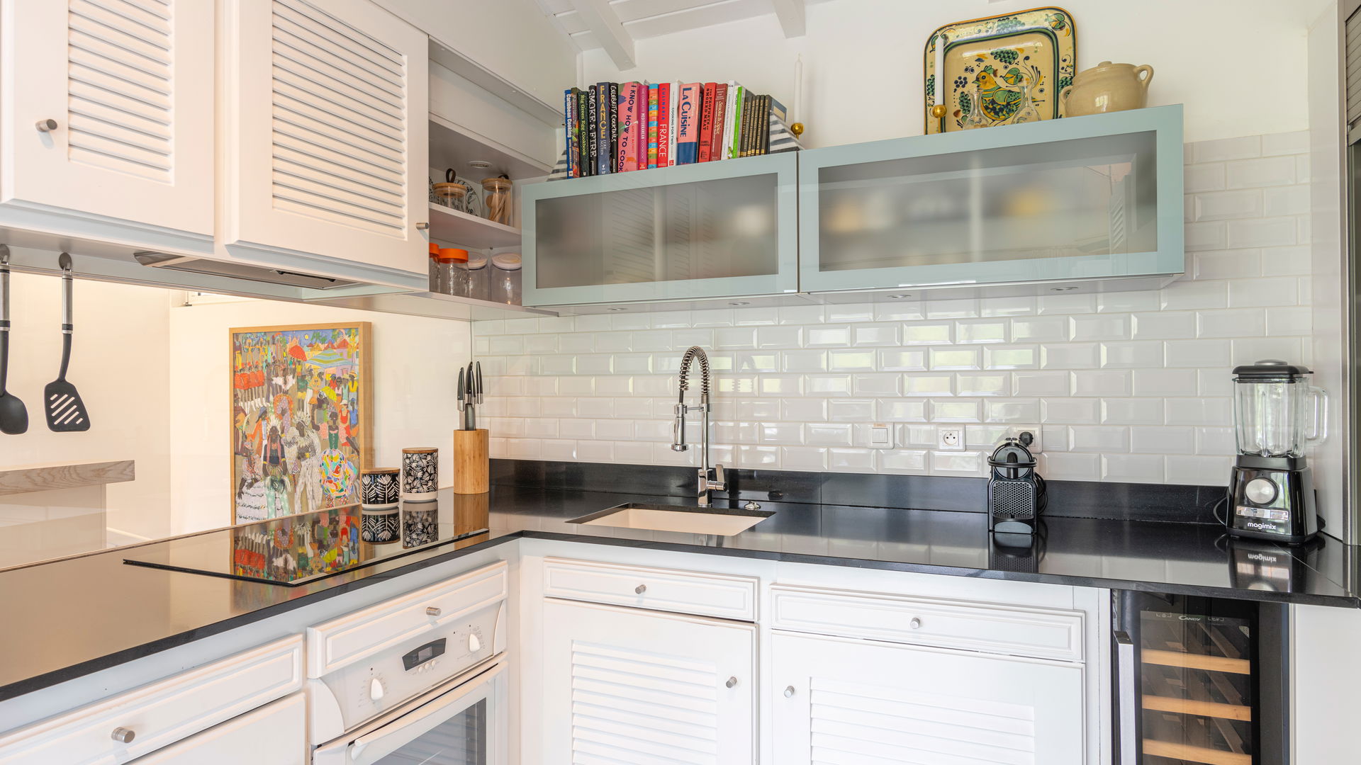 KITCHEN & DINING AREA