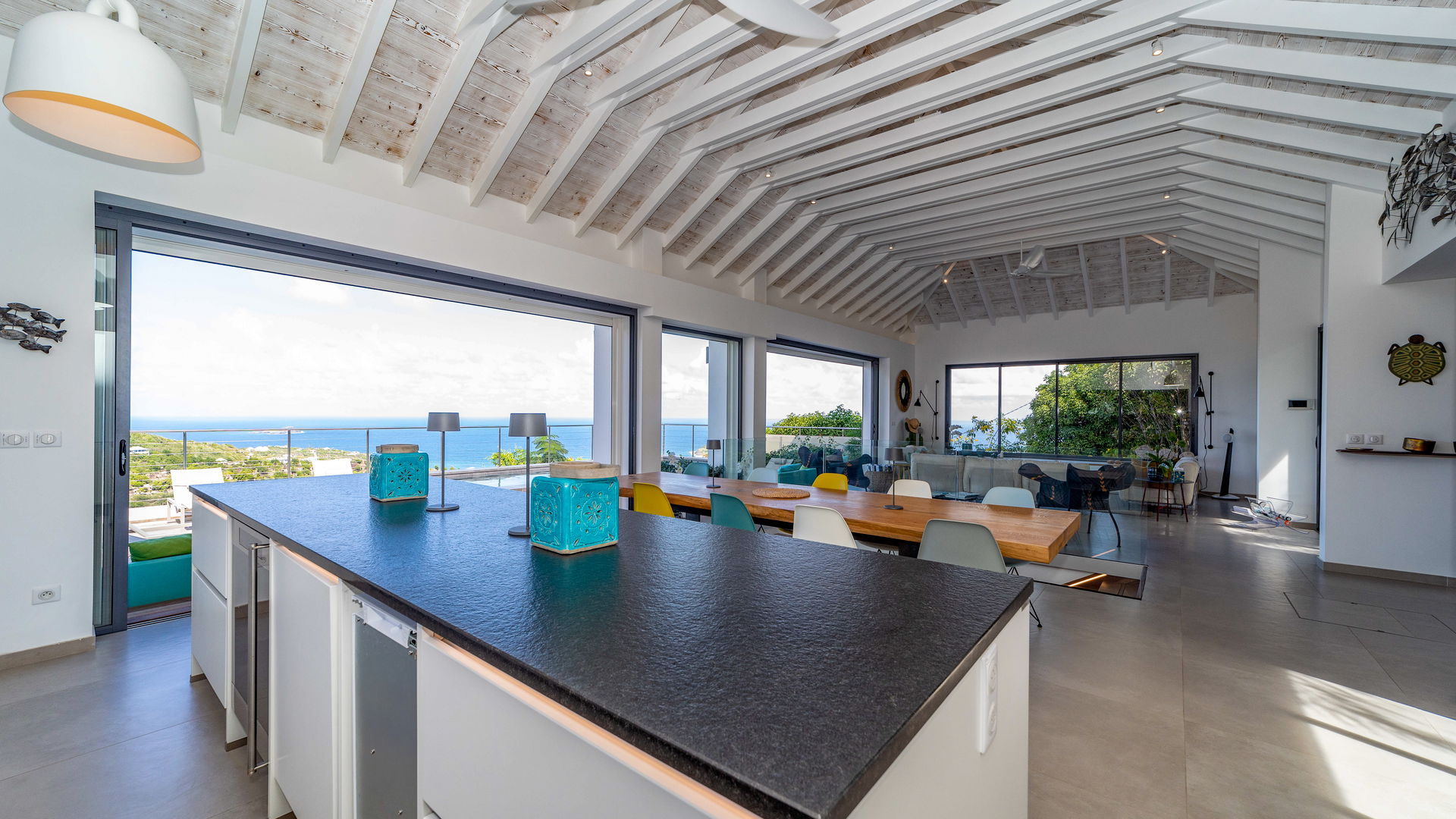 KITCHEN & DINING AREA