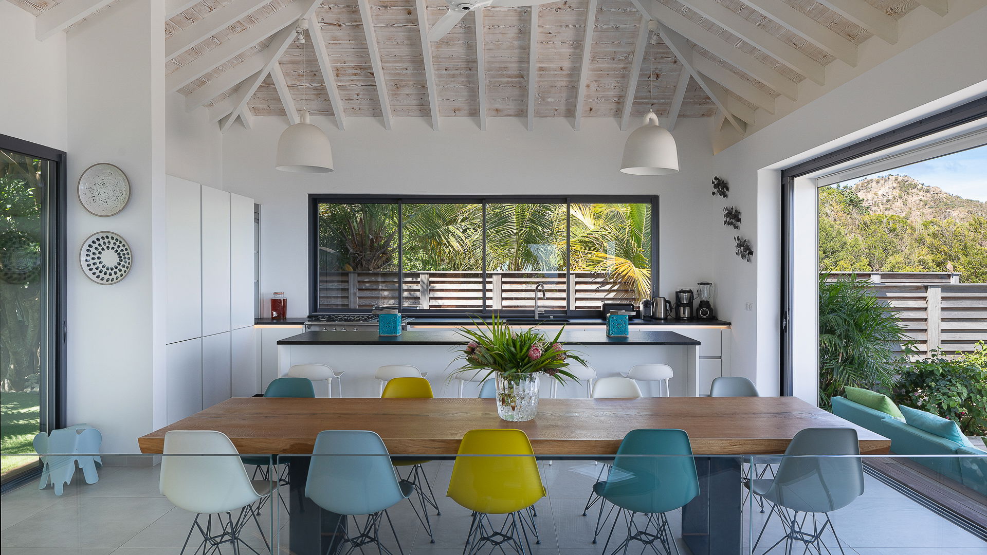 KITCHEN & DINING AREA