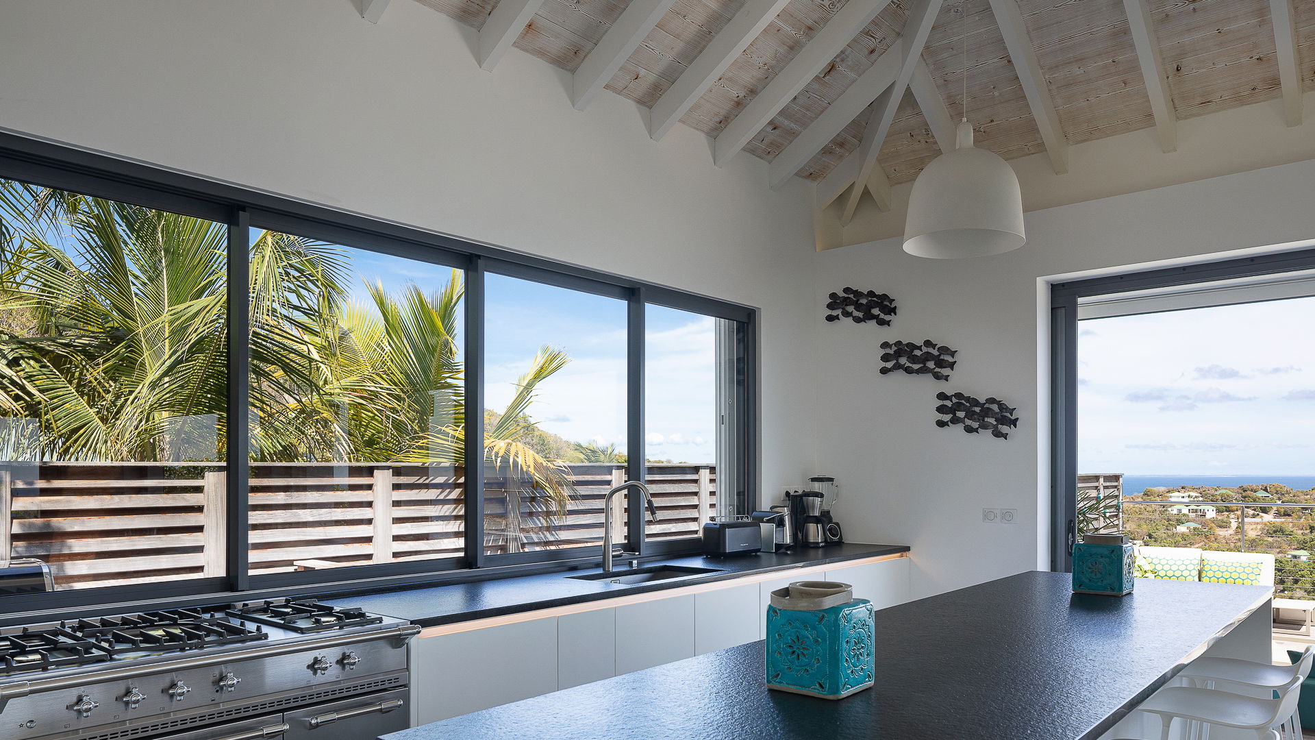 KITCHEN & DINING AREA