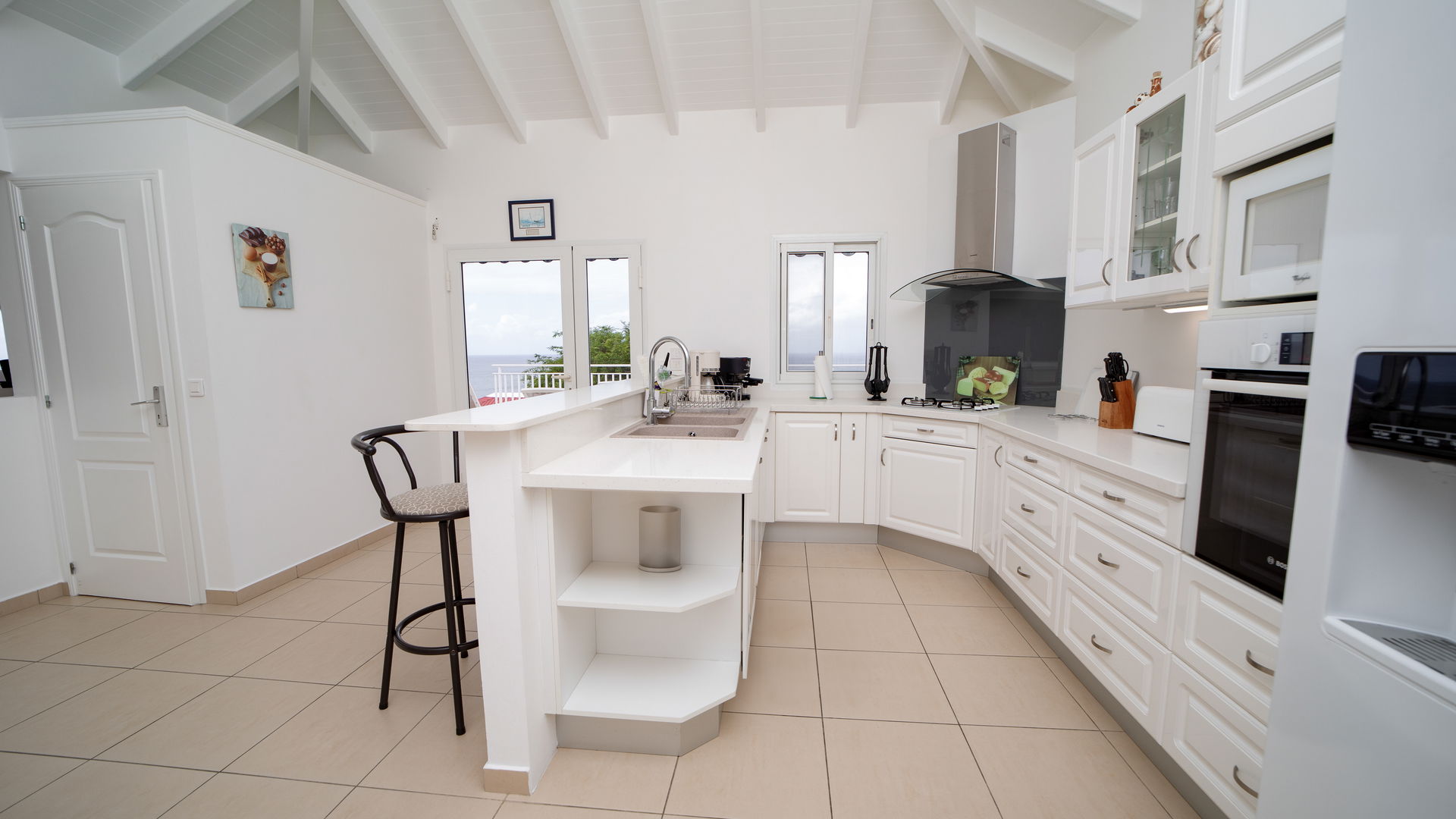 KITCHEN & DINING AREA