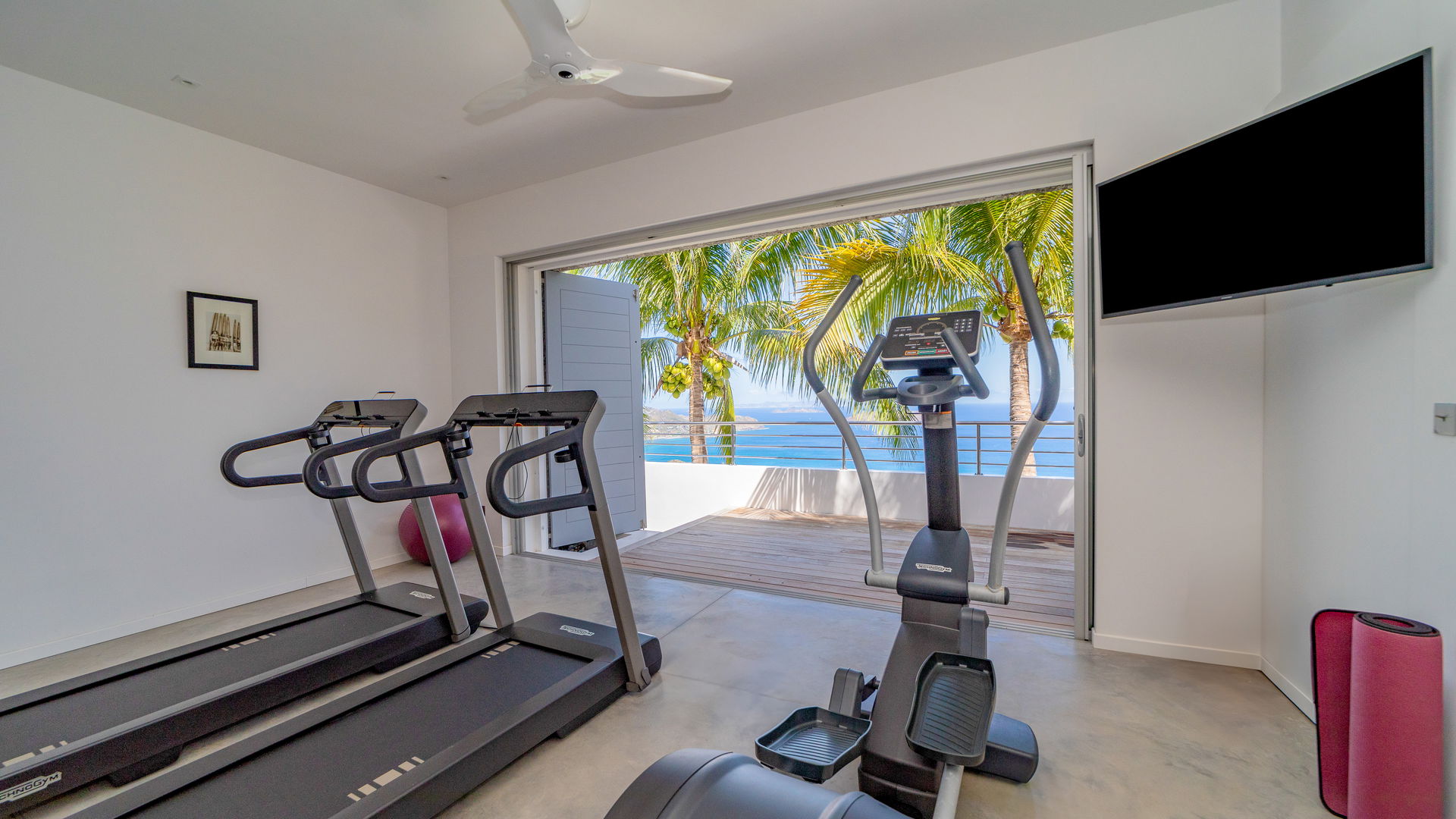 FITNESS & JACUZZI