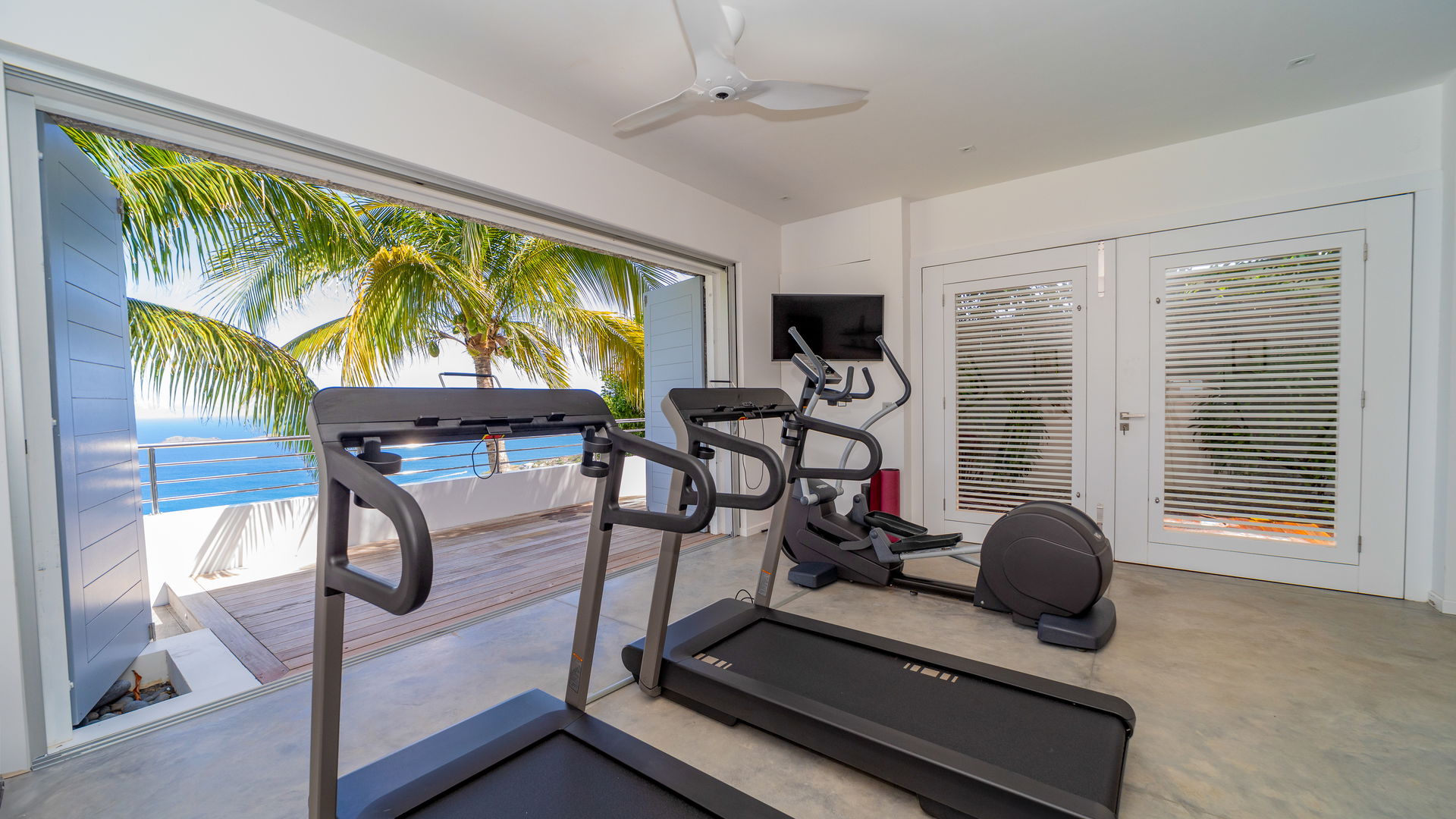 FITNESS & JACUZZI