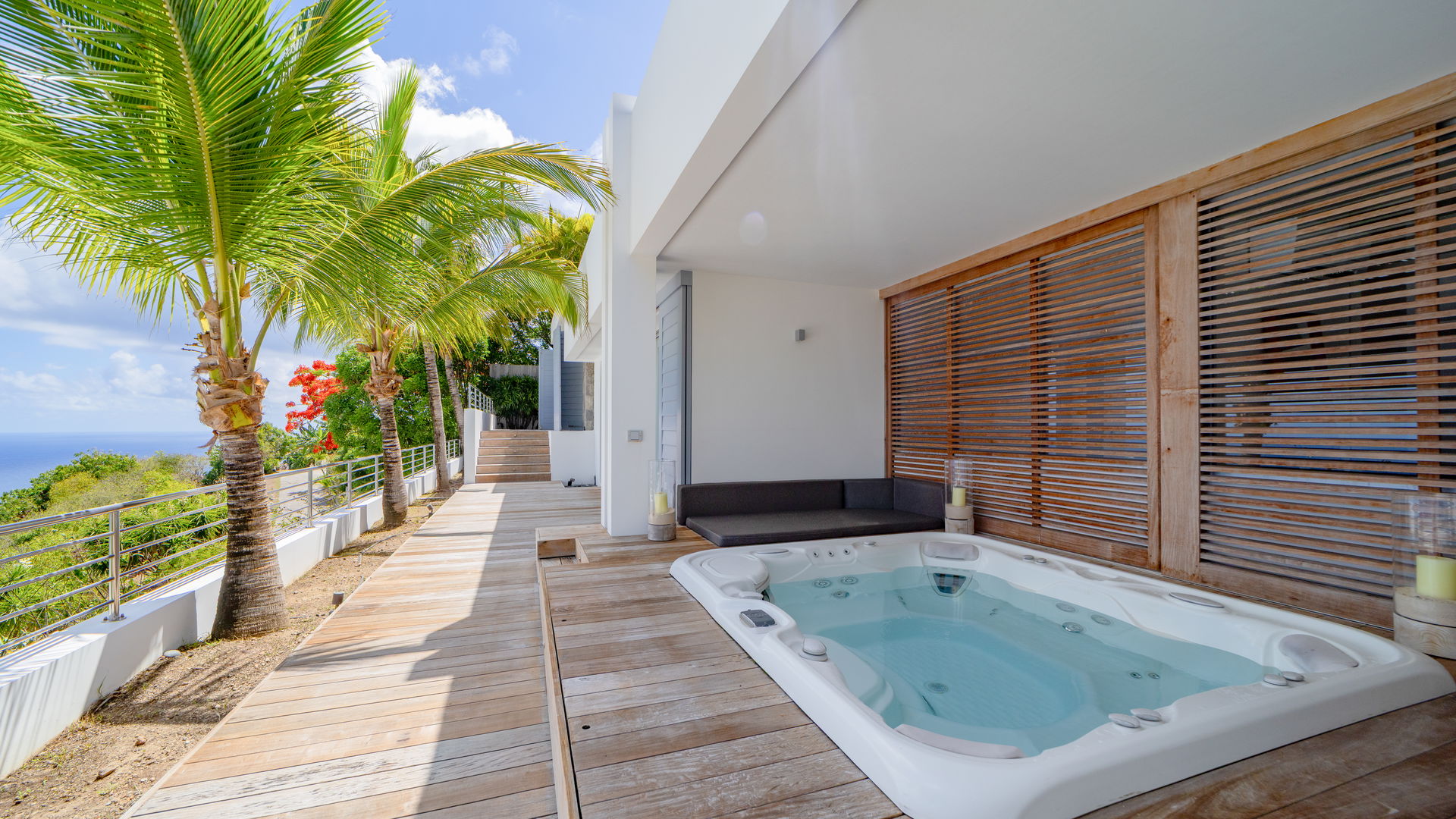 FITNESS AREA & JACUZZI