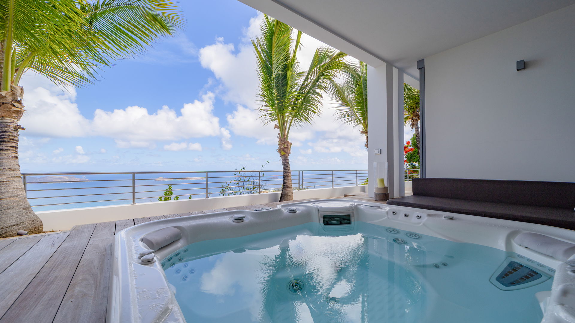 FITNESS AREA & JACUZZI