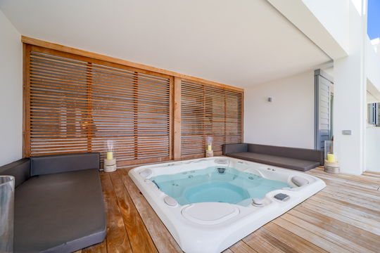 VILLA GINGER FITNESS AREA & JACUZZI 9
