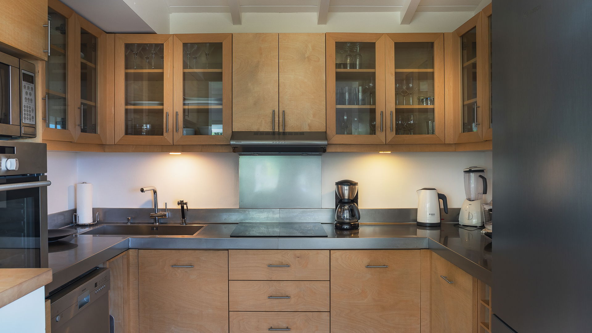 KITCHEN & DINING AREA