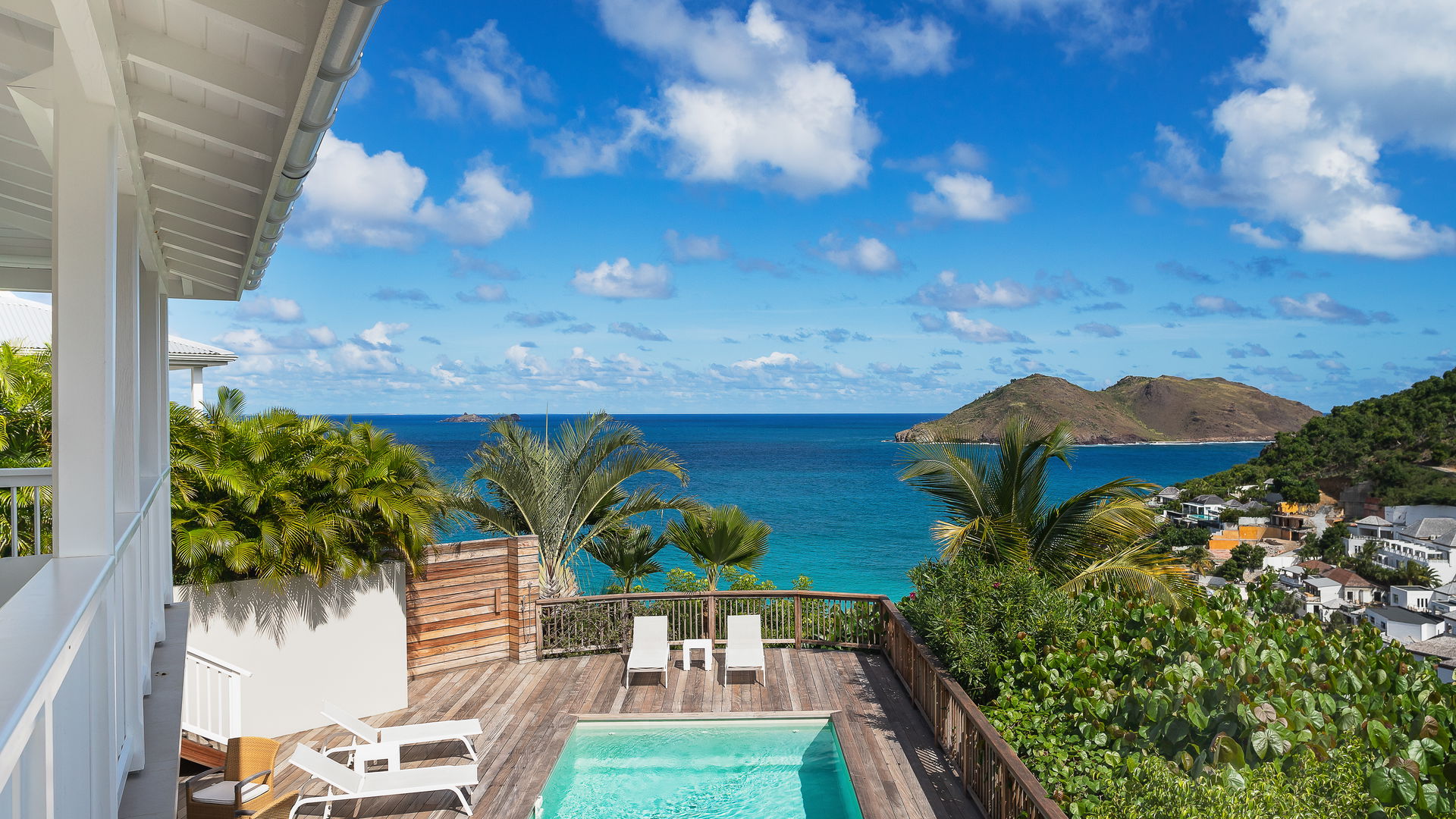 POOL & TERRACE