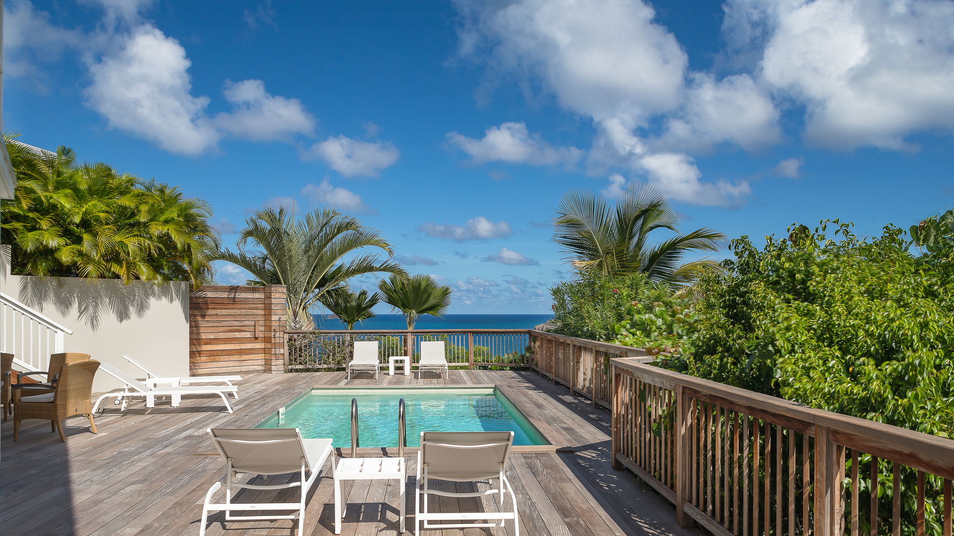 POOL & TERRACE