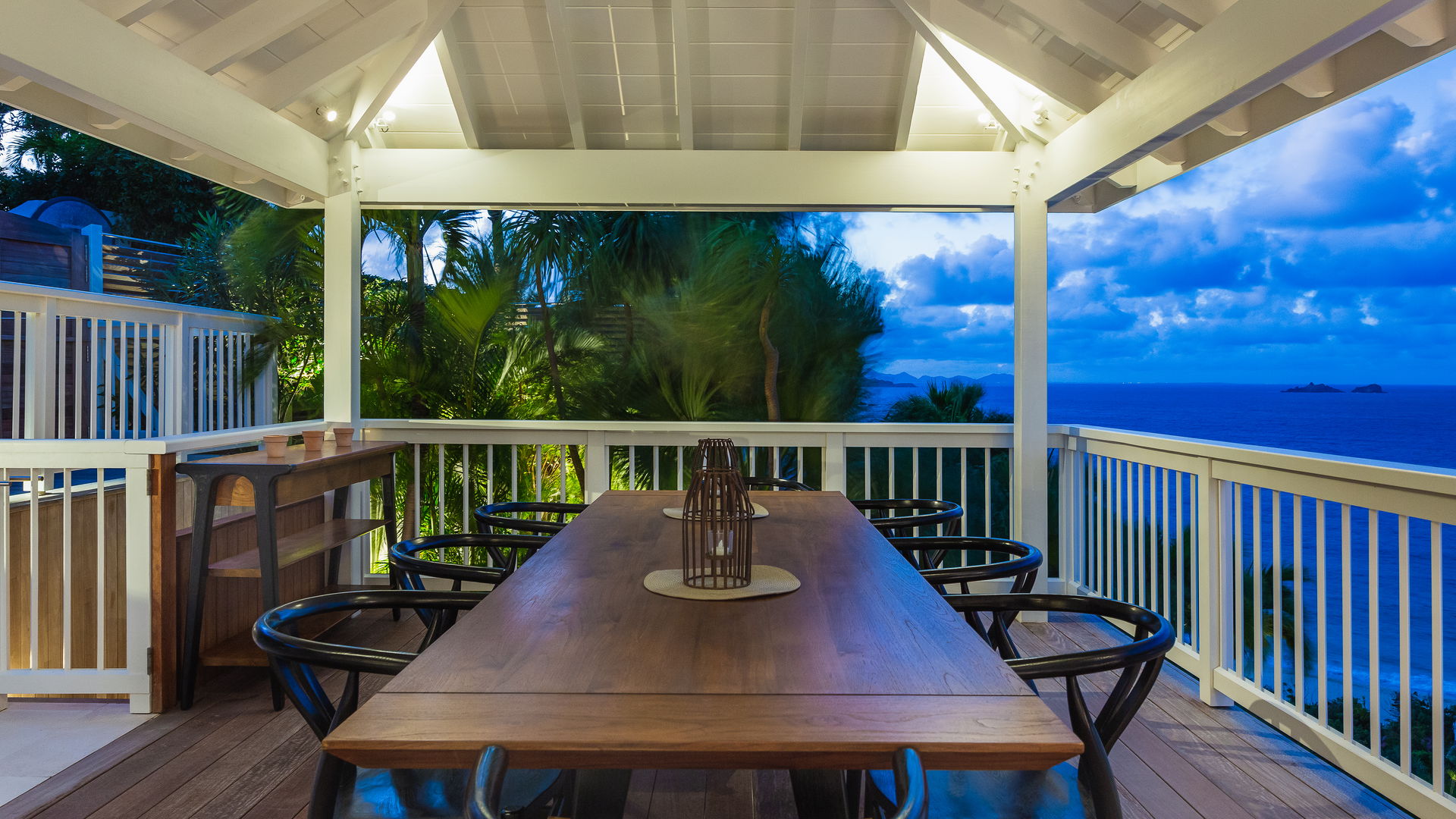 DINING AREAS