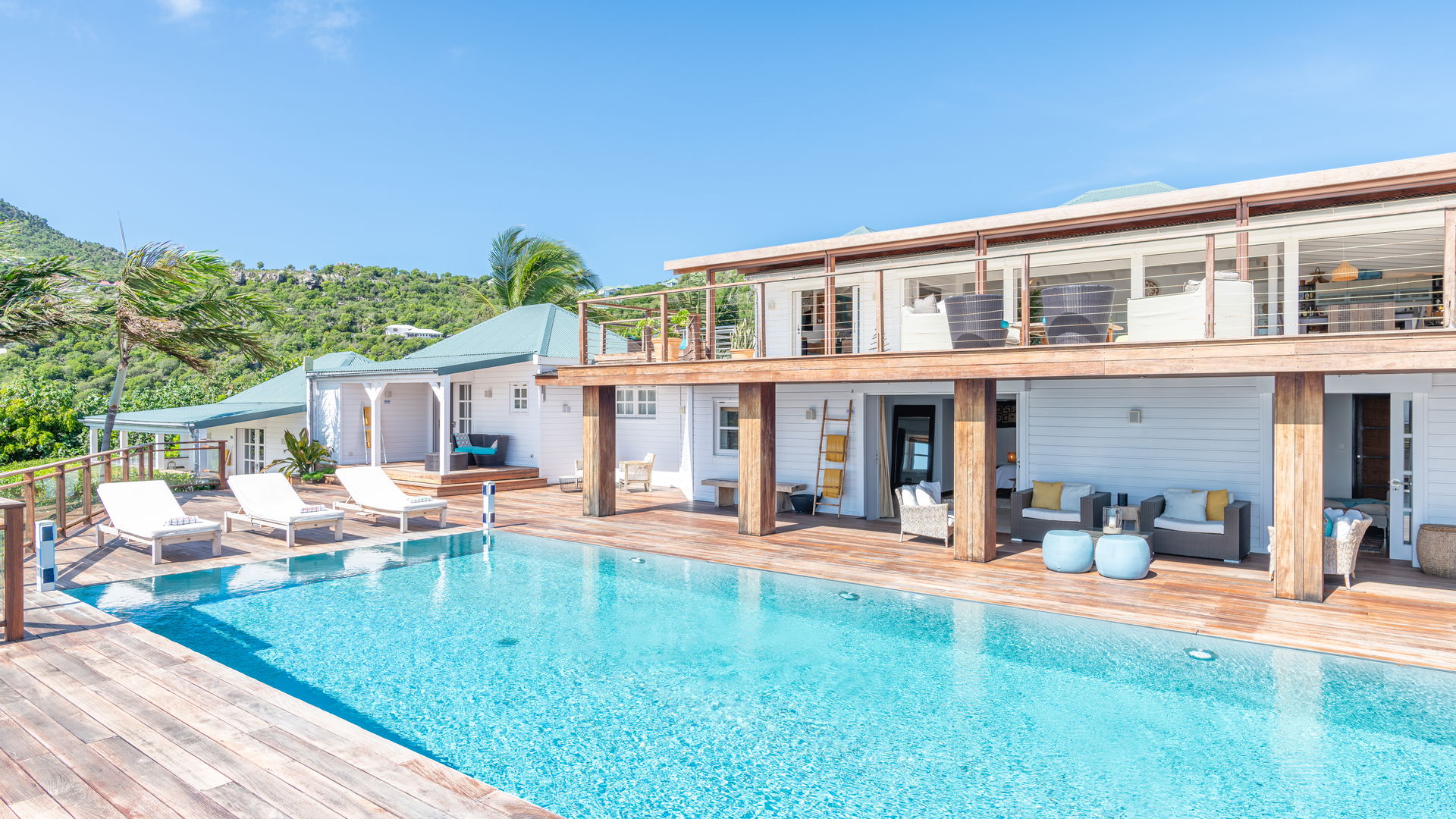 POOL & TERRACE