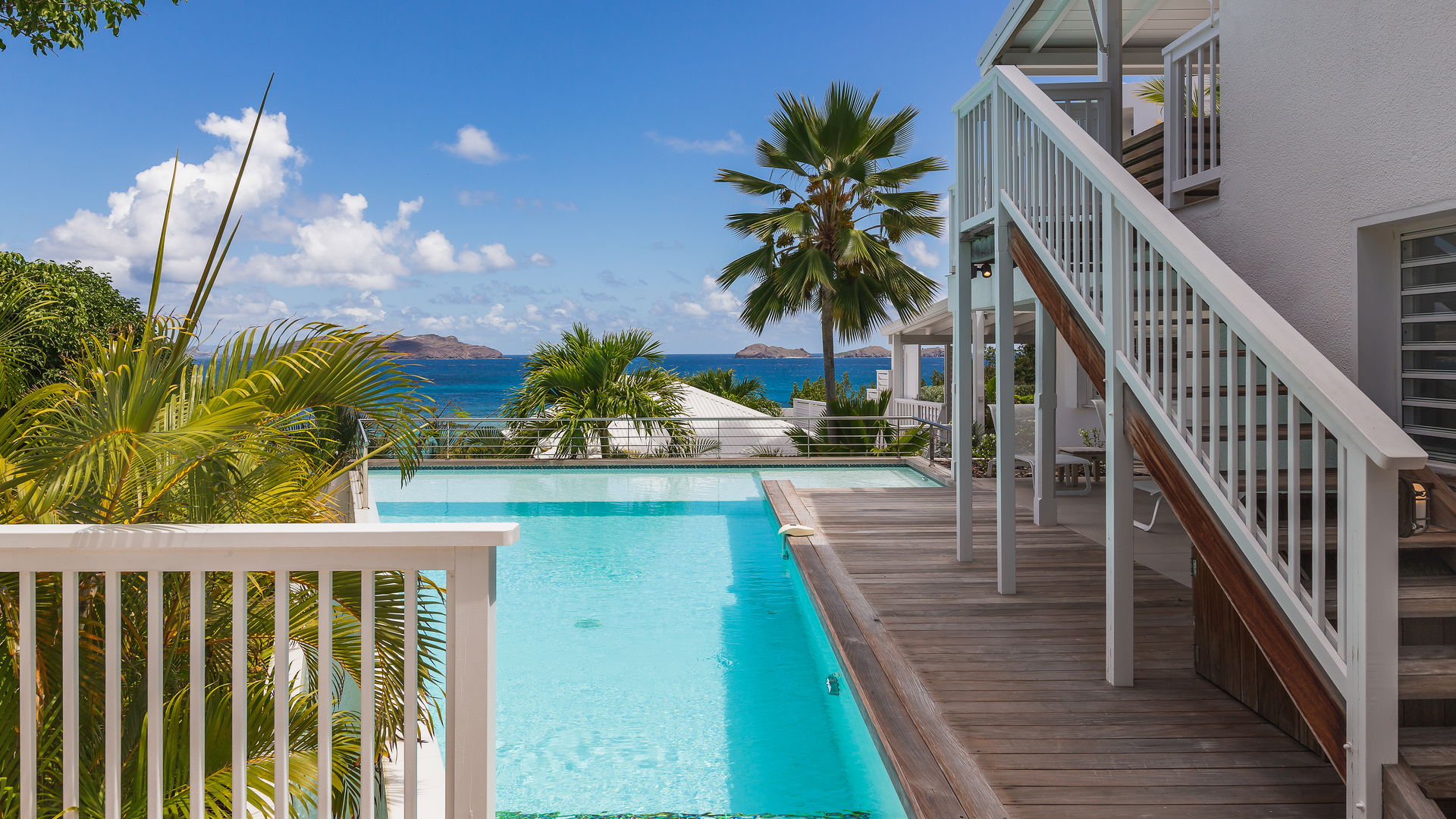 POOL & TERRACE