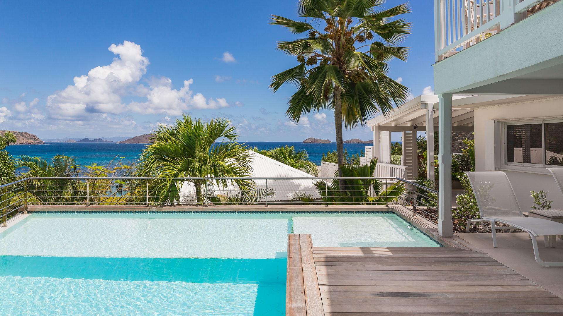 POOL & TERRACE