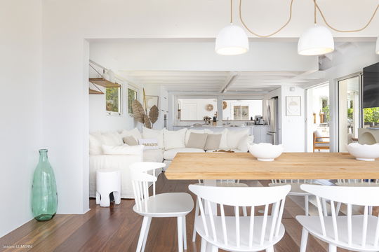 VILLA GAILLAC KITCHEN & DINING AREA 4