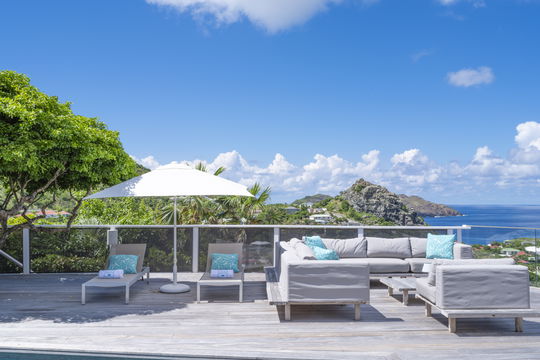 VILLA GAILLAC OUTDOOR LOUNGE AREA 1