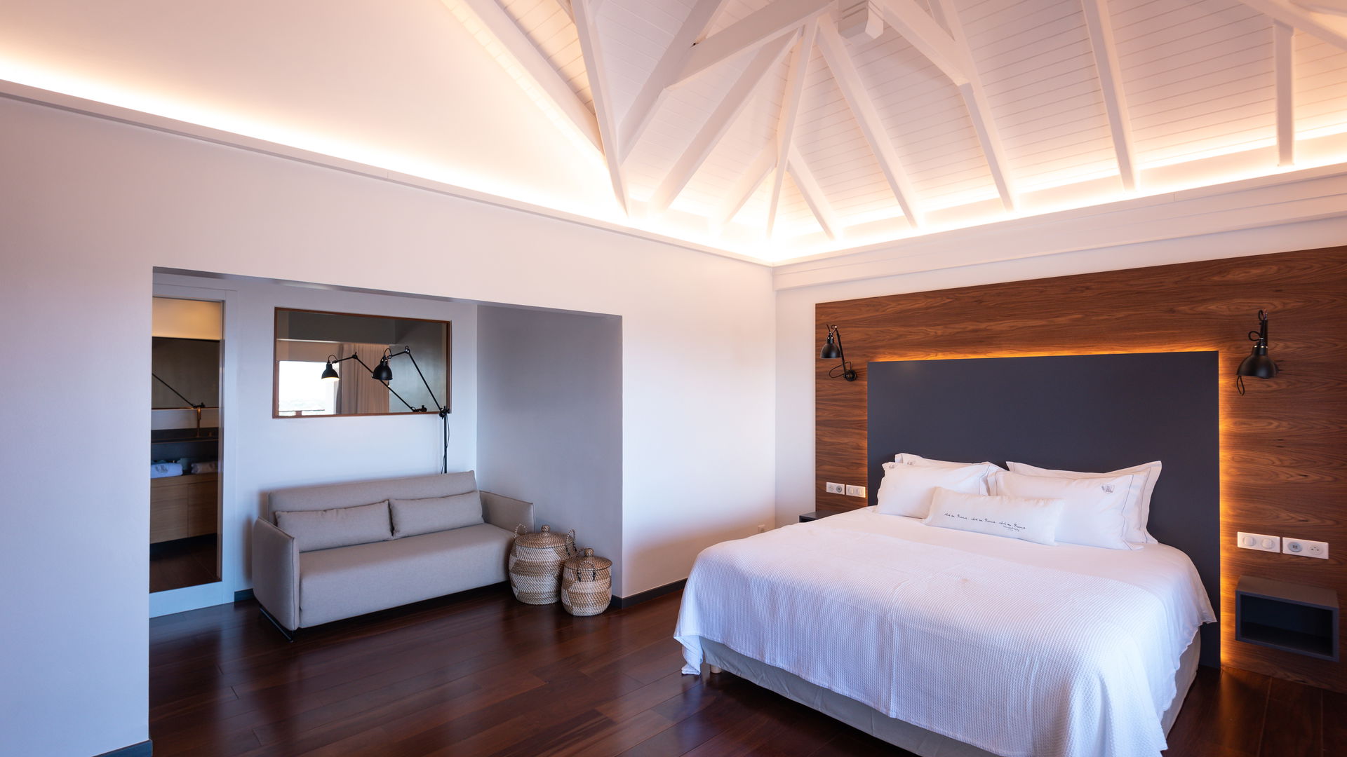 BEDROOM 6