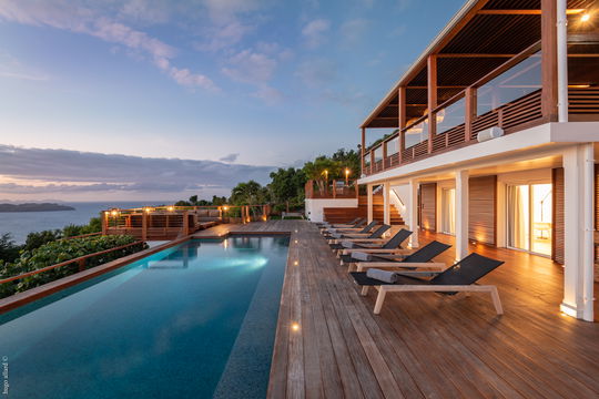 VILLA JABLE BY NIGHT 2