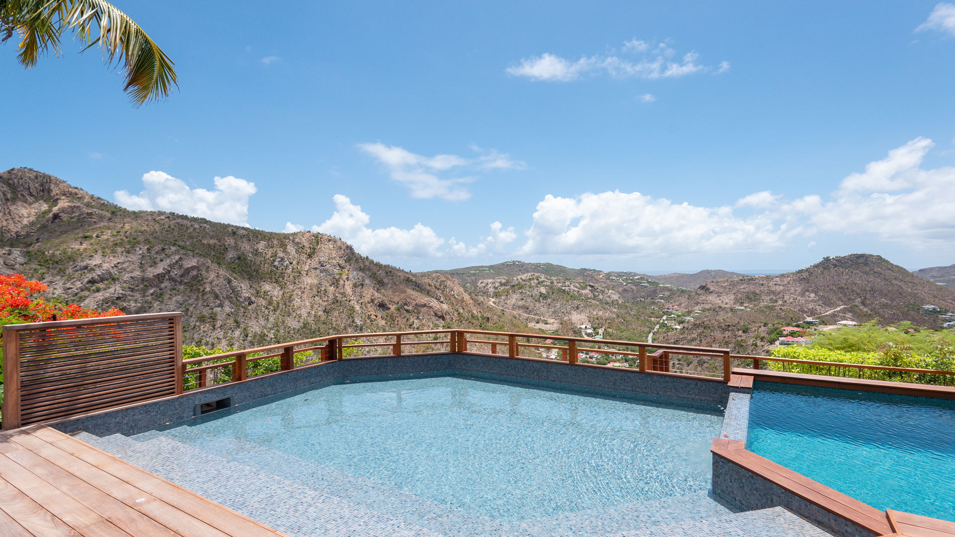 POOL & TERRACE