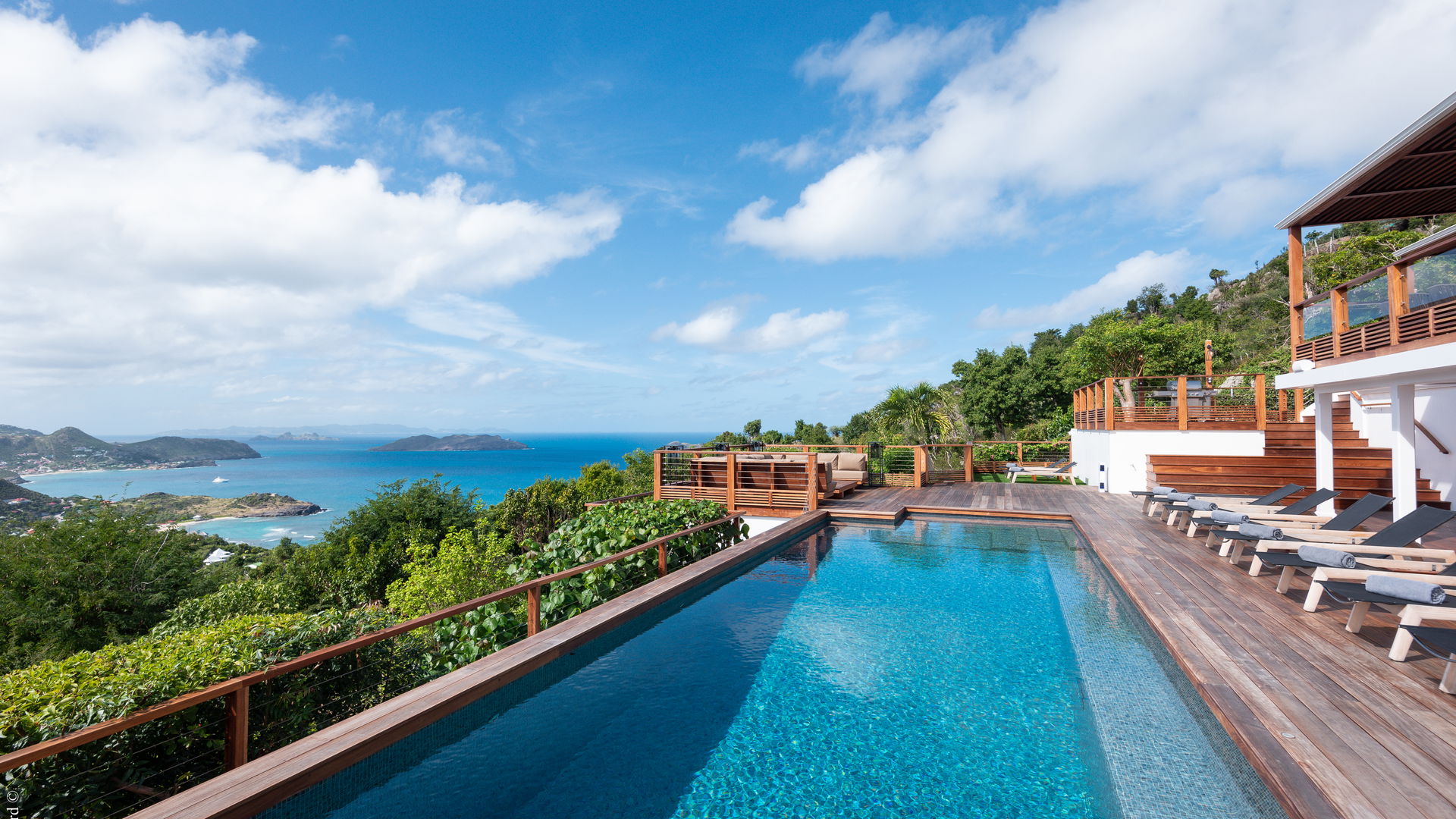 POOL & TERRACE