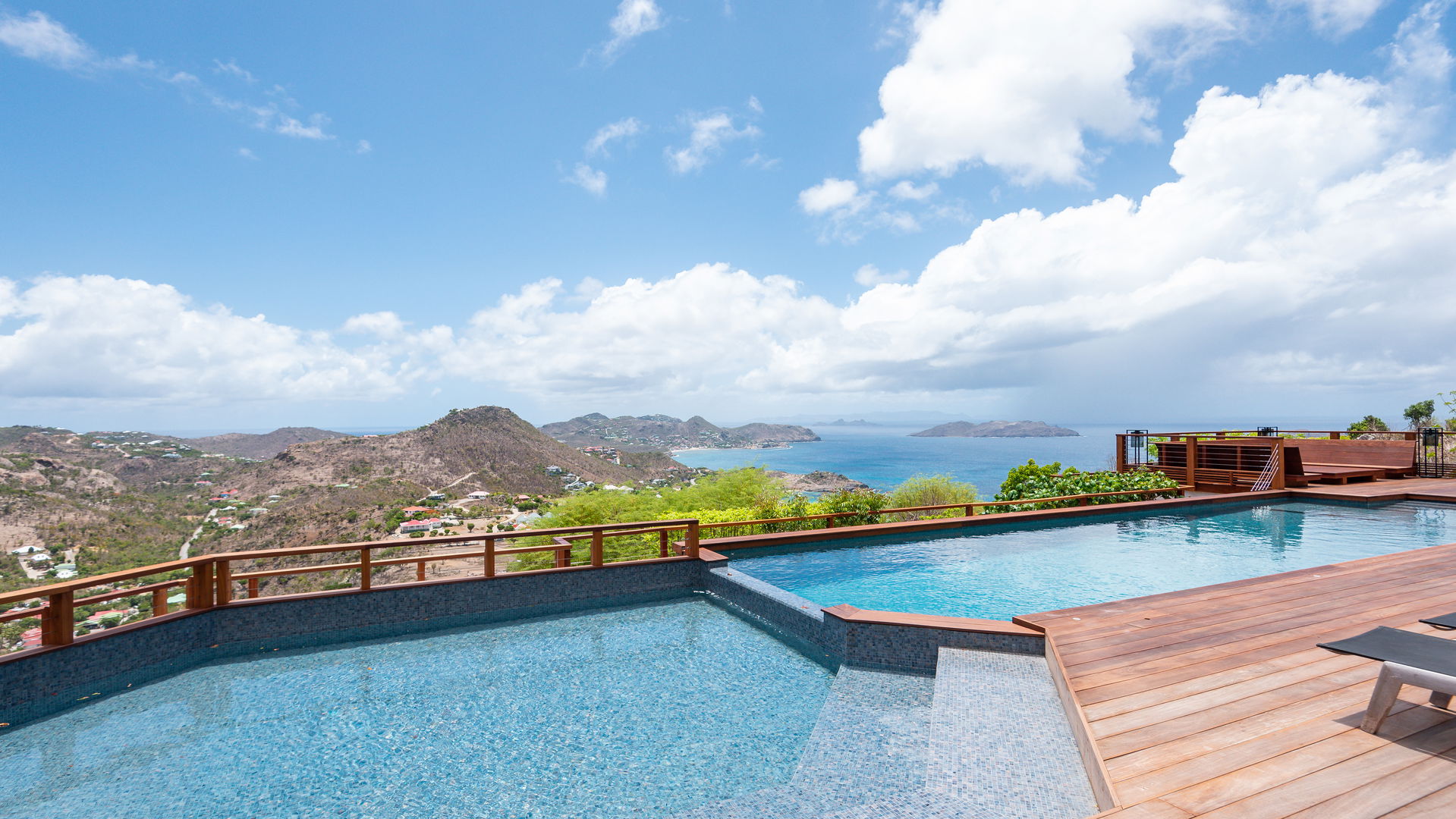 POOL & TERRACE
