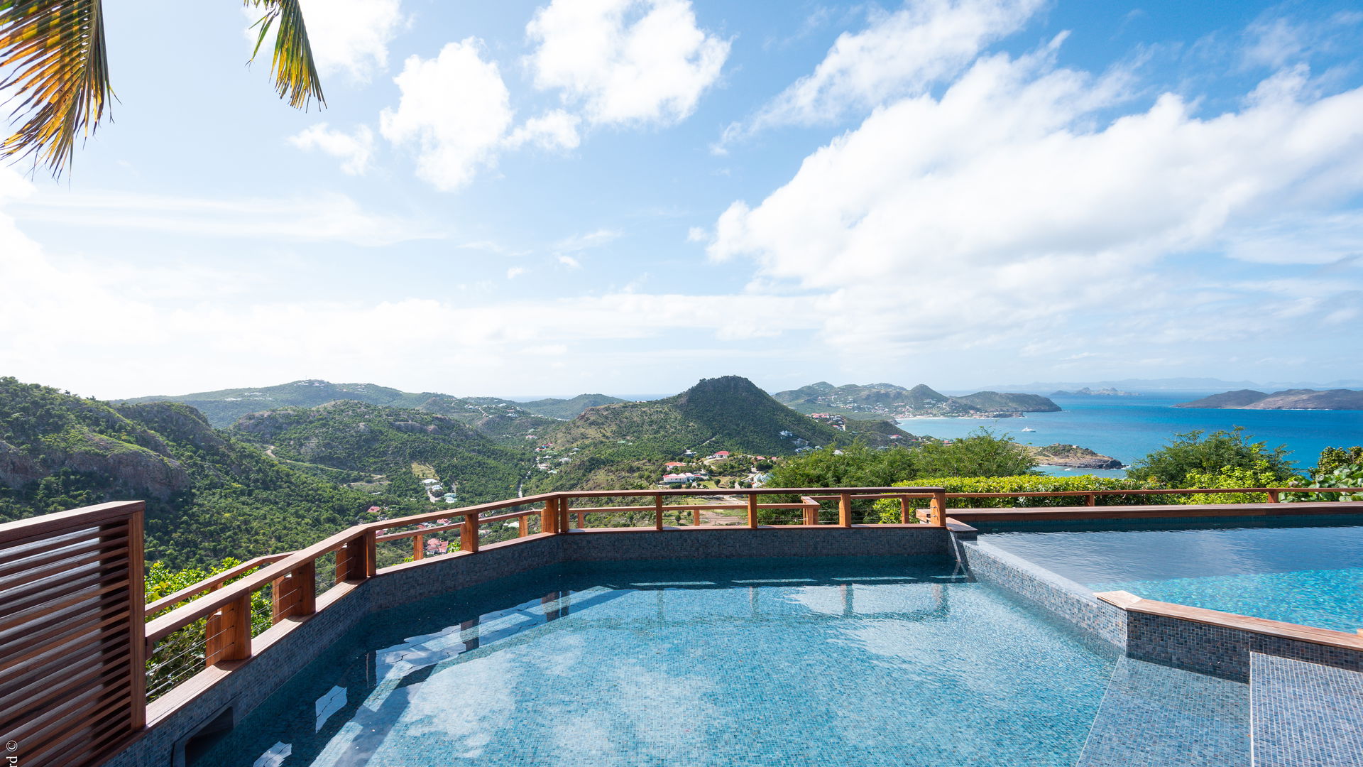 POOL & TERRACE