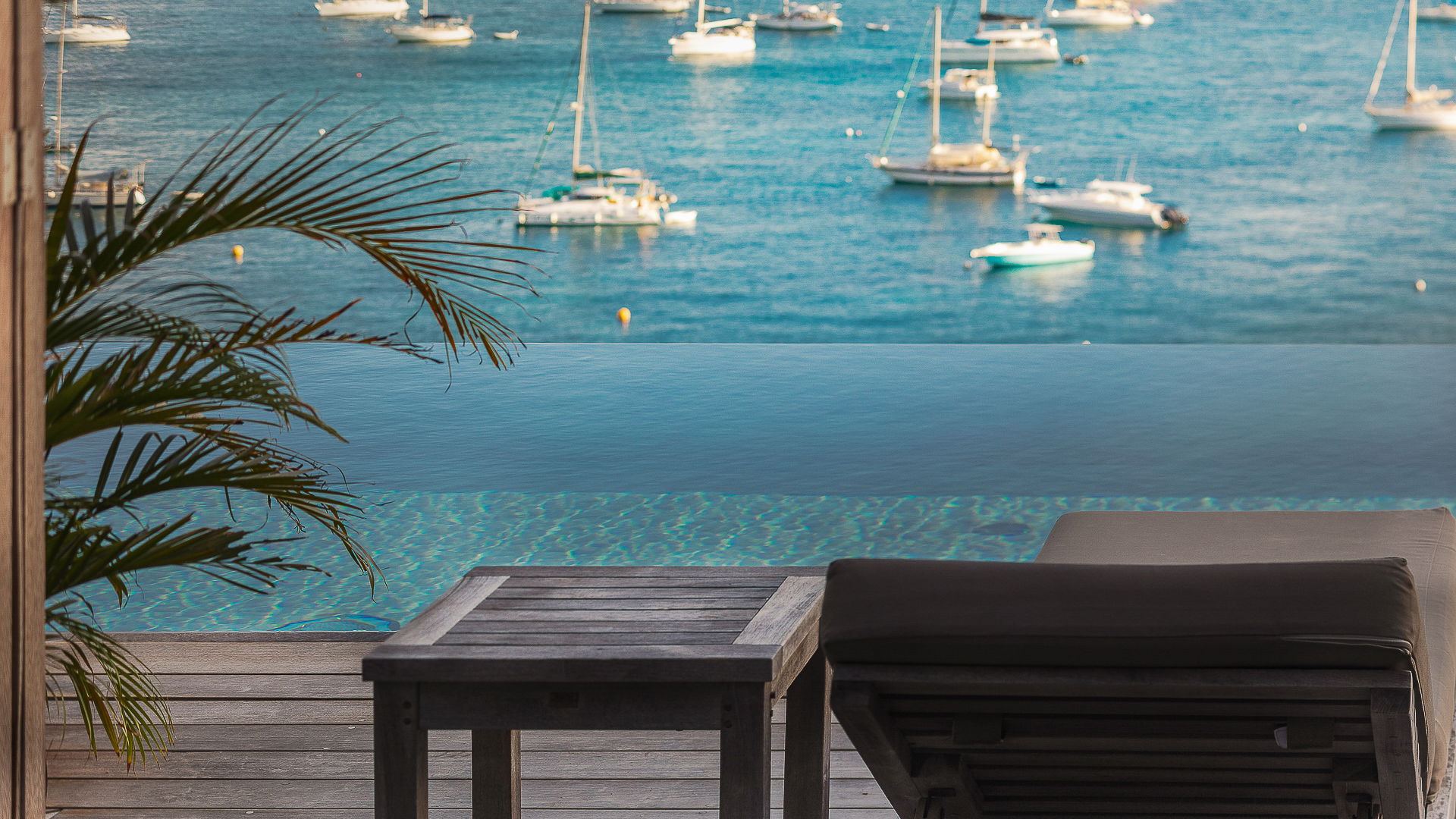 POOL & TERRACE