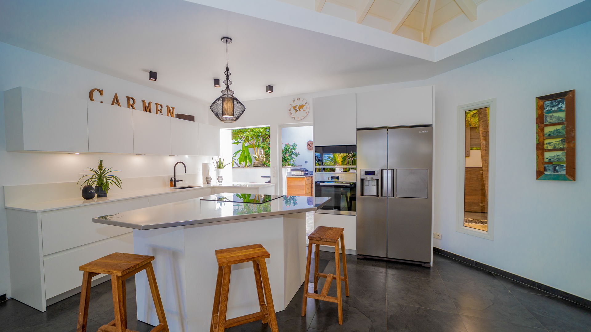 KITCHEN & DINING AREA