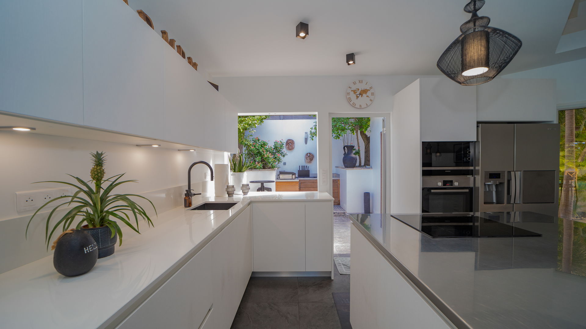 KITCHEN & DINING AREA