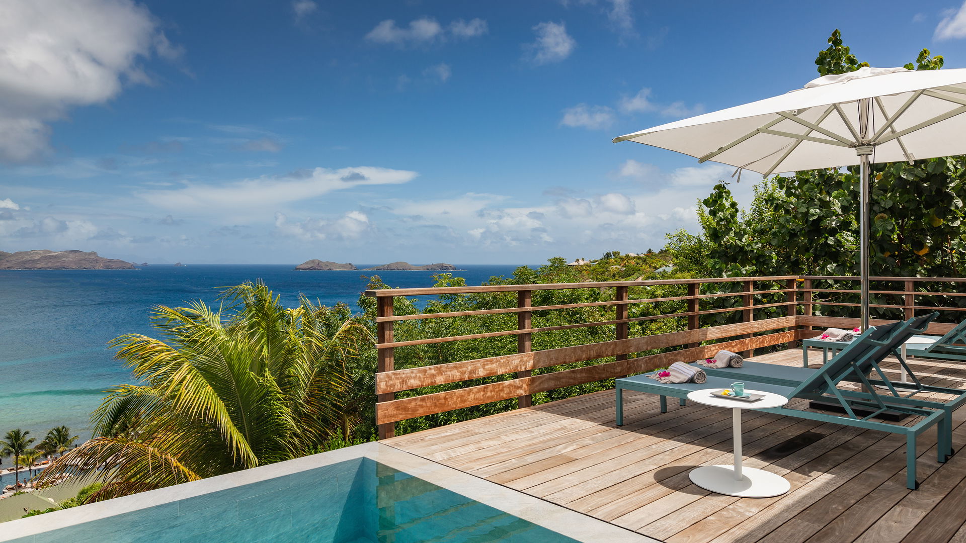 POOL & TERRACE
