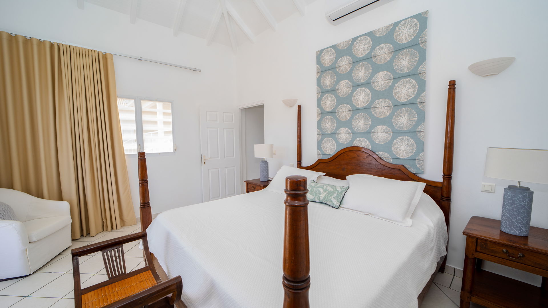 BEDROOM 1