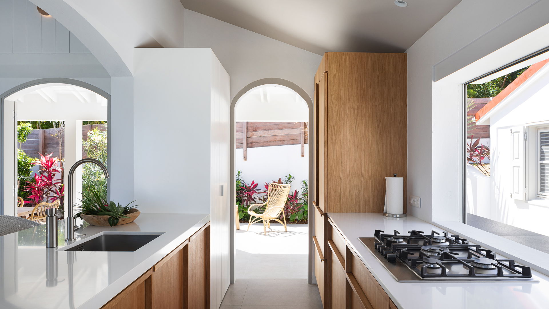 KITCHEN & DINING AREA
