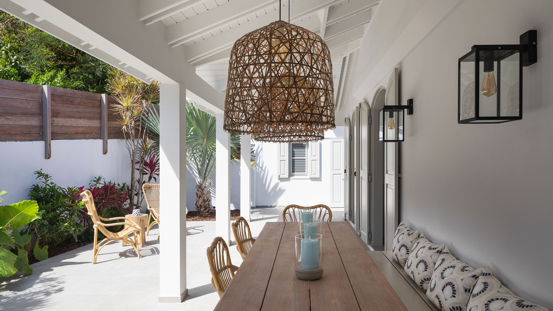 KITCHEN & DINING AREA