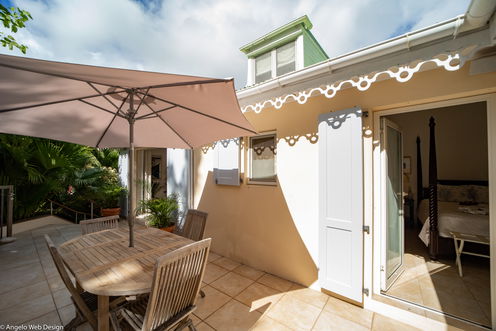 VILLA CASE & CUISINE LIVING & DINING AREAS 9