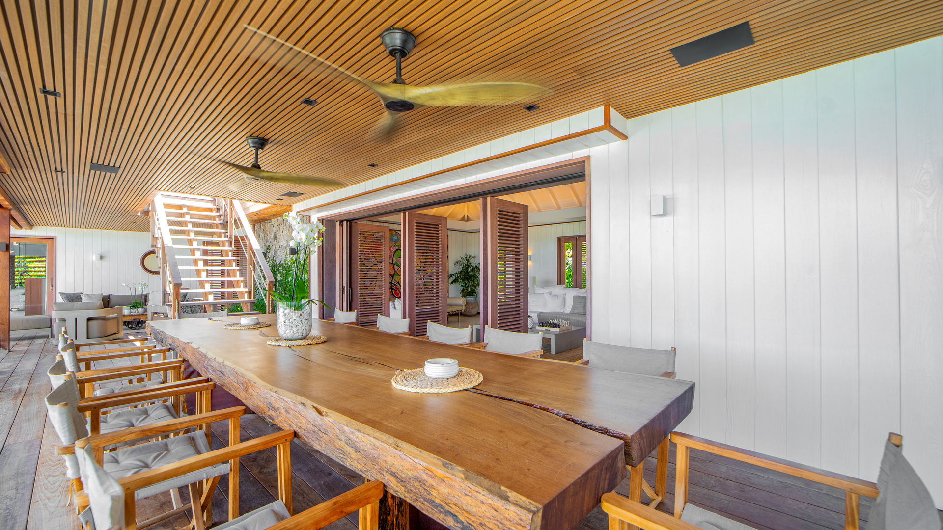 KITCHEN & DINING AREA