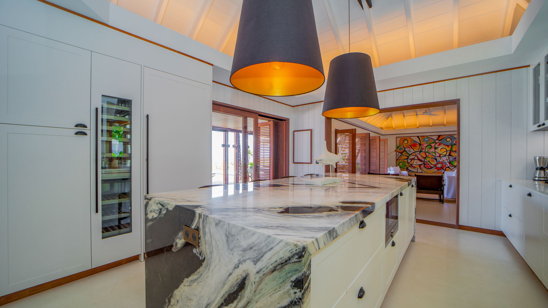 KITCHEN & DINING AREA