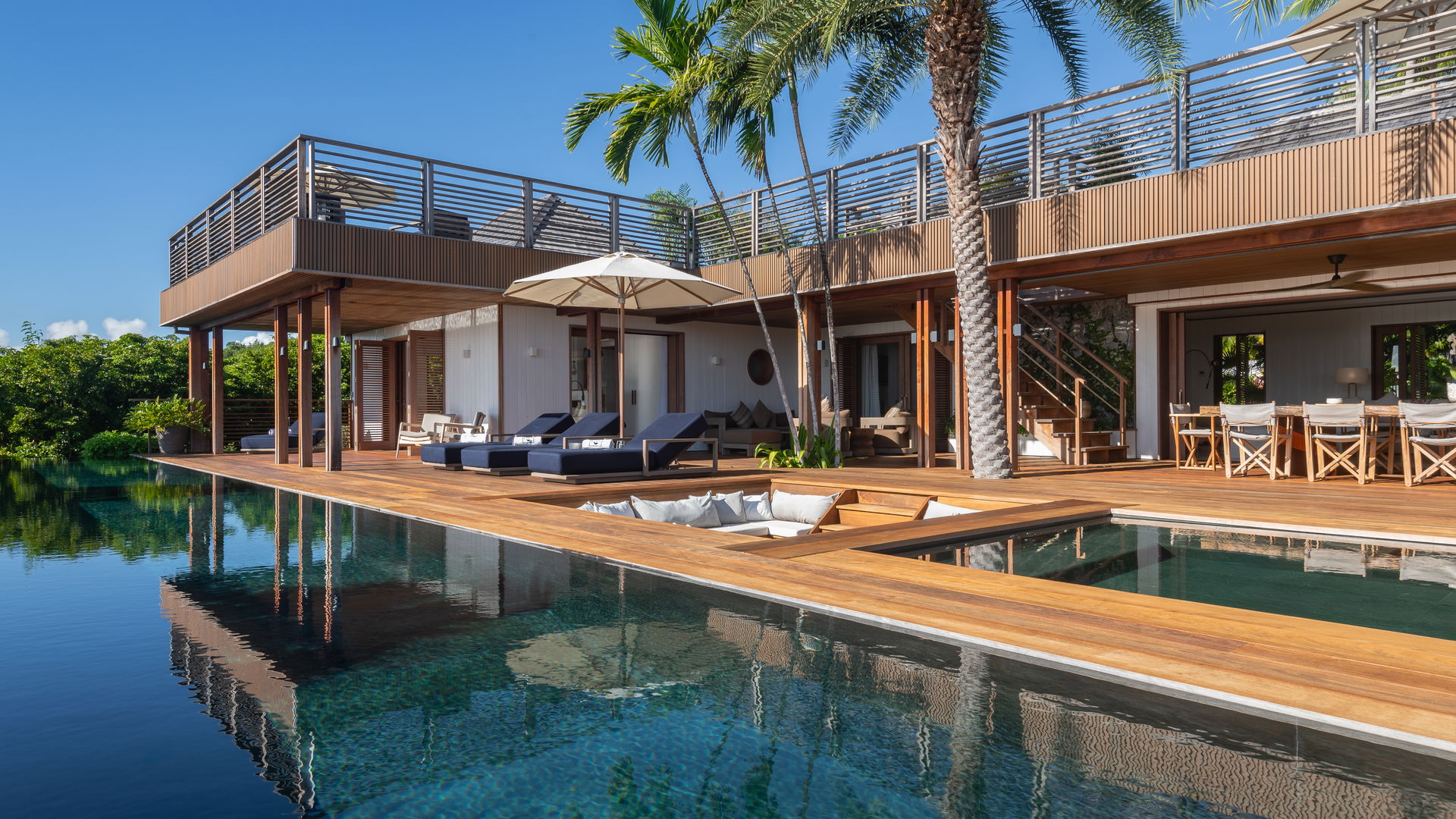 POOL & TERRACE