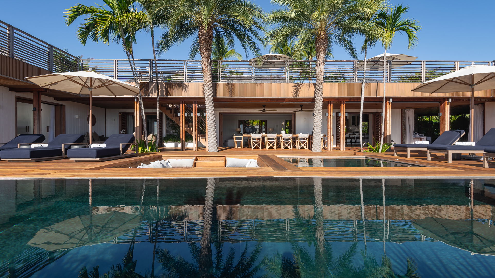 POOL & TERRACE