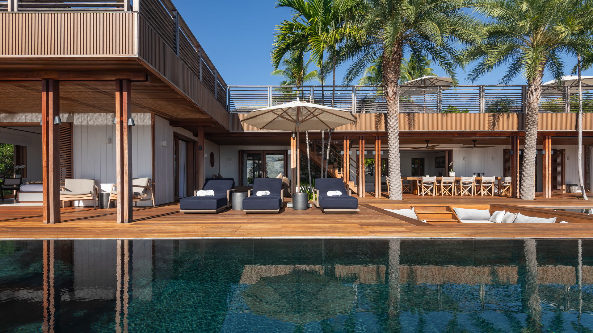 POOL & TERRACE