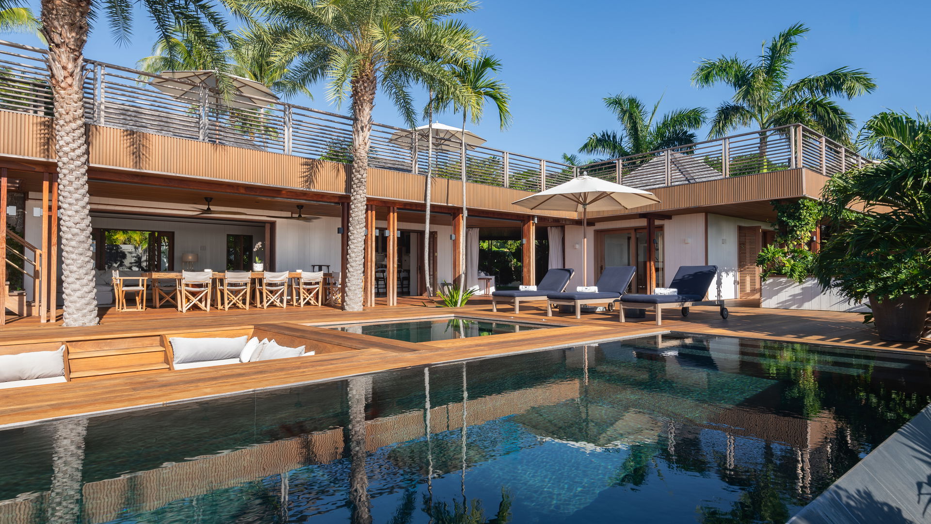 POOL & TERRACE