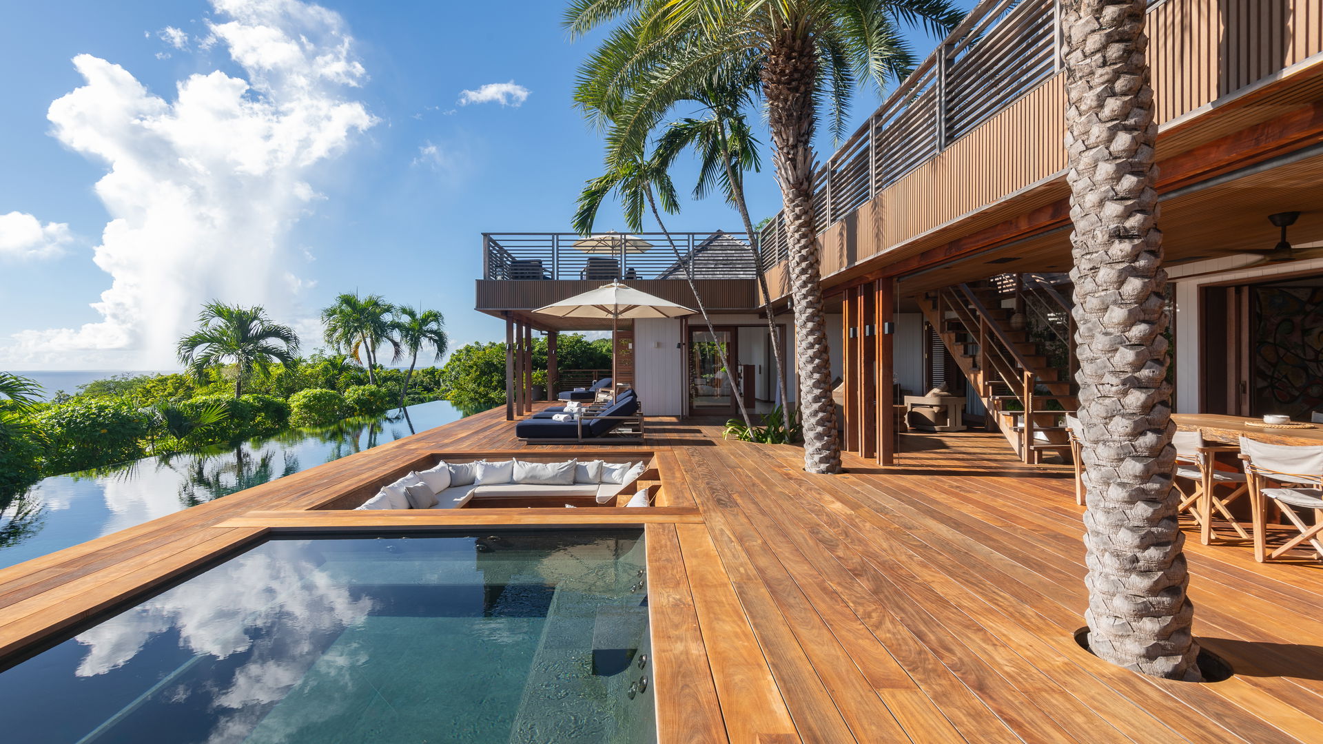 POOL & TERRACE