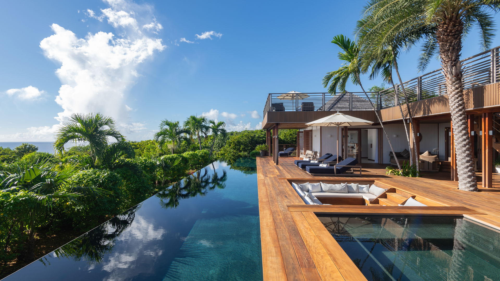 POOL & TERRACE