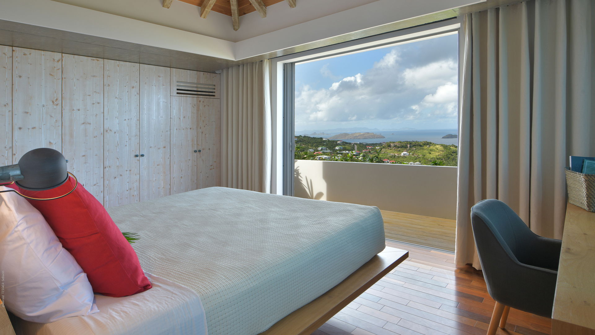 BEDROOM 1