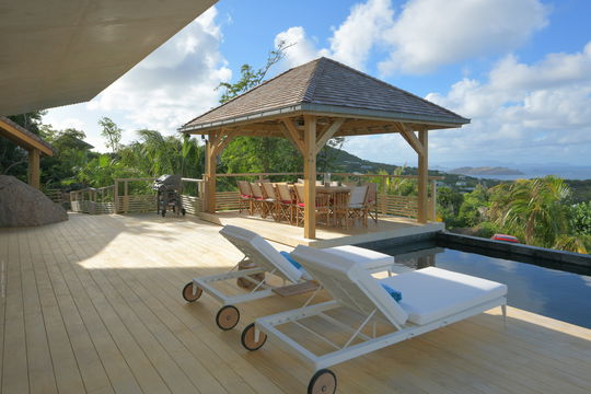 VILLA NATURE DINING AREA 4
